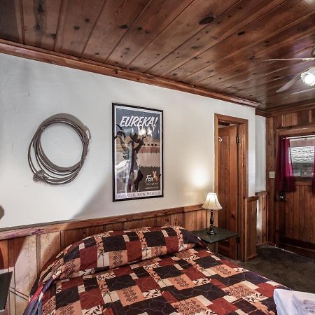 Apache Village Cabinette 11, Queen Bed, Midtown, Sleeps 2 Ruidoso Eksteriør billede