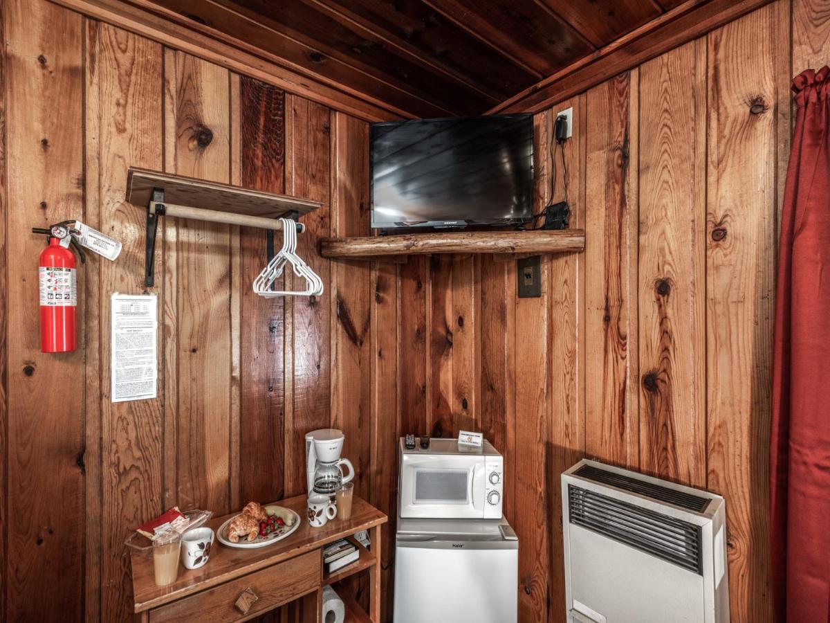 Apache Village Cabinette 11, Queen Bed, Midtown, Sleeps 2 Ruidoso Eksteriør billede