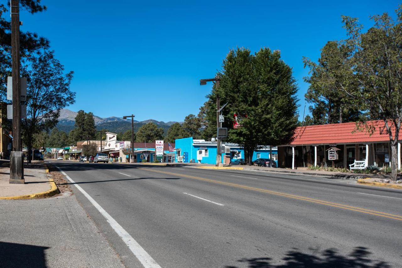Apache Village Cabinette 11, Queen Bed, Midtown, Sleeps 2 Ruidoso Eksteriør billede